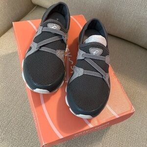 Easy Spirit Riptide Clogs size 5 dark grey NWT
